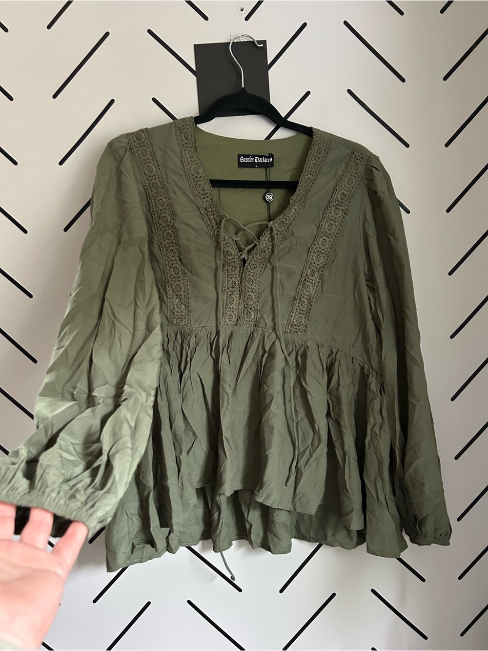 NWT olive green Scarlet Darkness Renaissance top v-neckline with lace-up